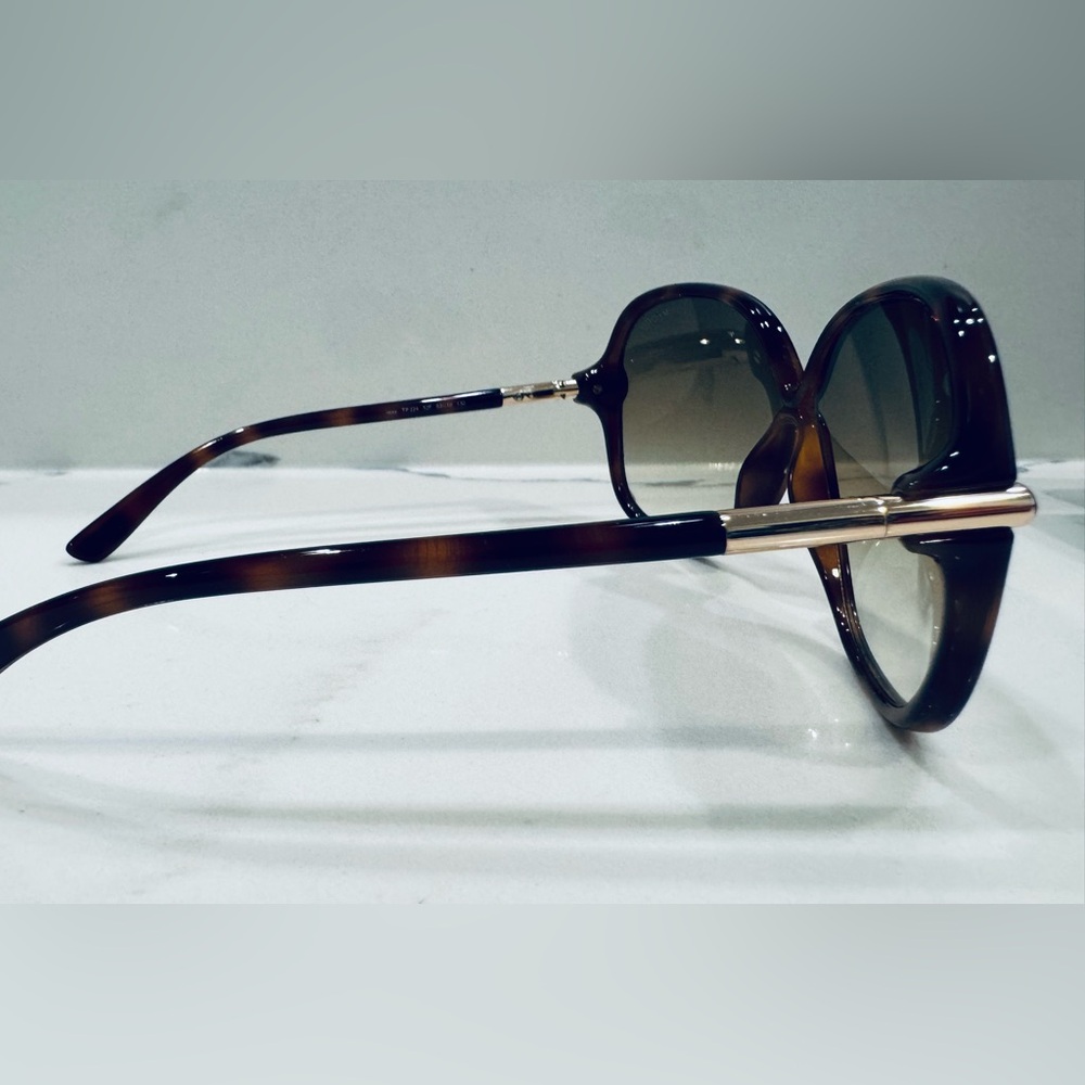 Tom Ford Oversized Tortoiseshell Gradient Brown Sunglasses - Picture 3 of 6
